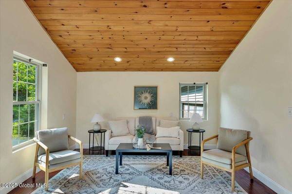 6 Maple Terrace, Bethlehem, NY 12054