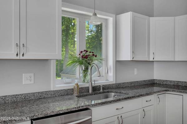 9 Sebring Avenue, Colonie, NY 12205