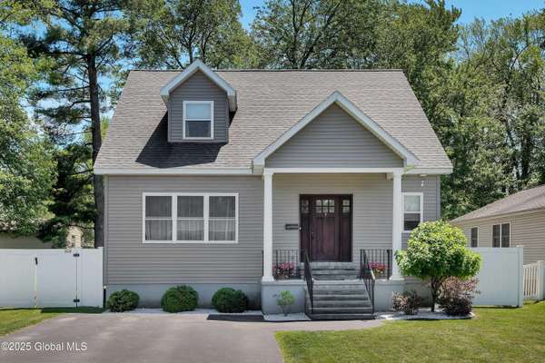 9 Sebring Avenue, Colonie, NY 12205