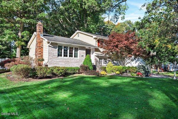 52 Scotchpine Drive, Voorheesville, NY 12186