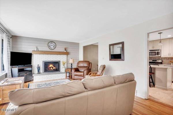 52 Scotchpine Drive, Voorheesville, NY 12186