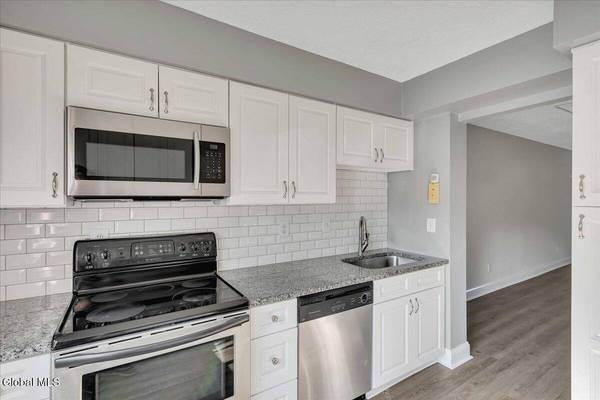 45 Point Of Woods Drive, Albany, NY 12203