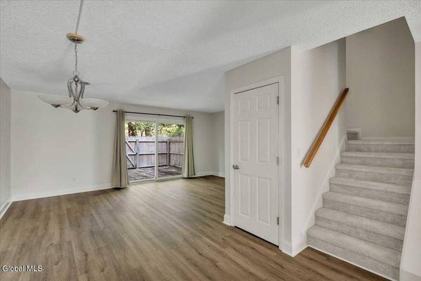 45 Point Of Woods Drive, Albany, NY 12203