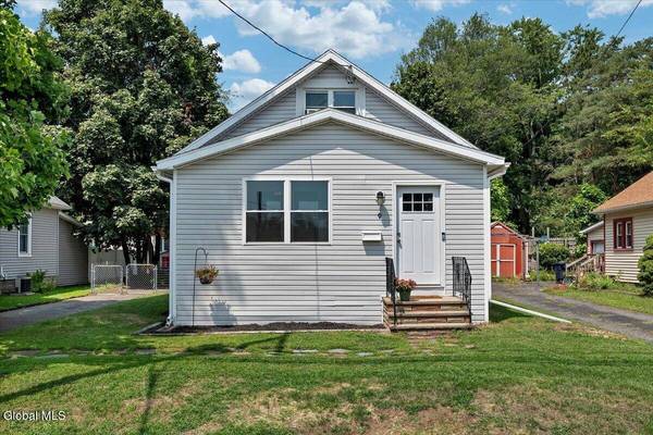 9 Ahl Avenue, Colonie, NY 12205