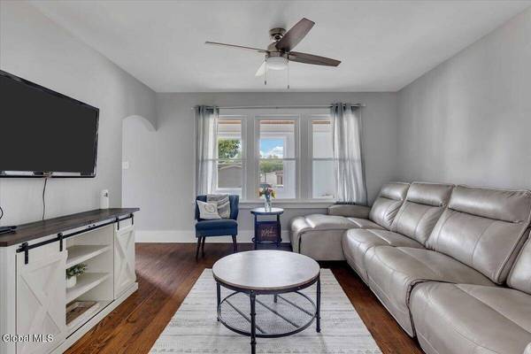 9 Ahl Avenue, Colonie, NY 12205