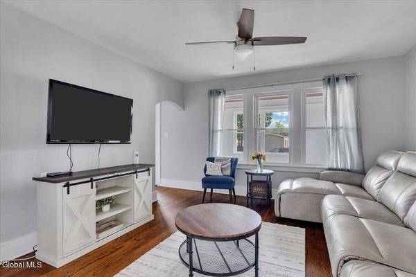 9 Ahl Avenue, Colonie, NY 12205