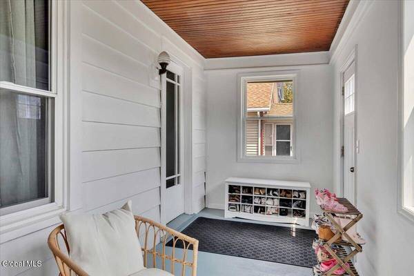 9 Ahl Avenue, Colonie, NY 12205