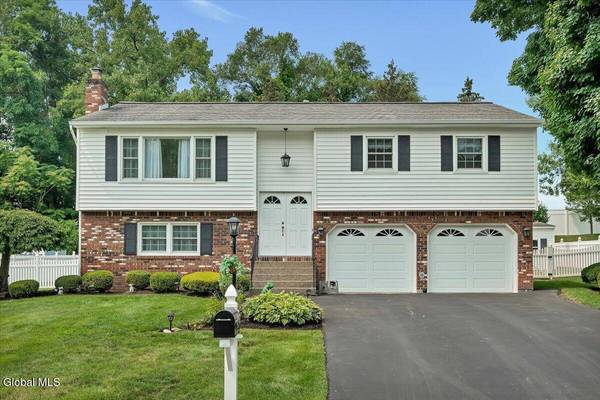 14 Skyline Drive, Colonie, NY 12110