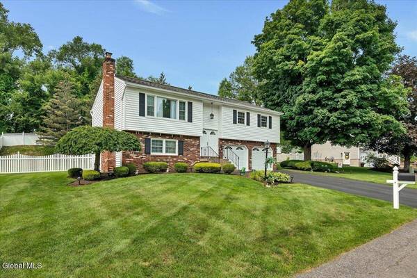 14 Skyline Drive, Colonie, NY 12110