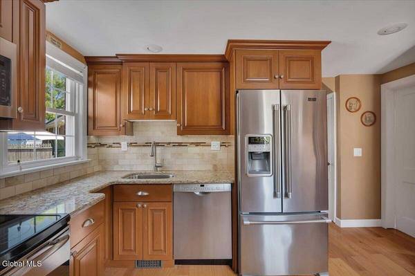 21 Campbell Drive, Colonie, NY 12205