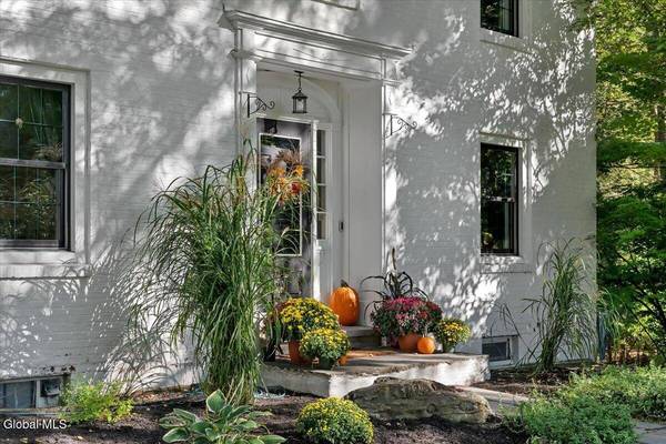 2267 Algonquin Road Road, Niskayuna, NY 12309