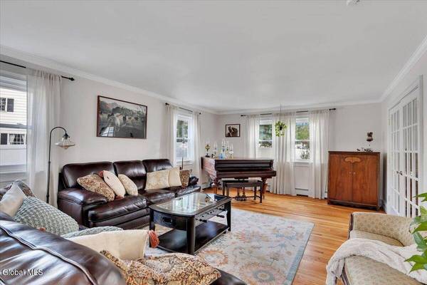 18 Par Del Rio, Clifton Park, NY 12065