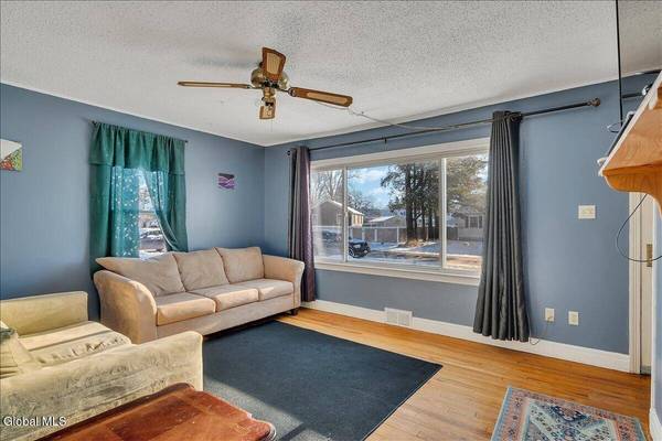 26 Shirley Drive, Schenectady, NY 12304