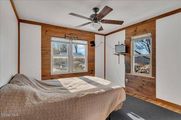 26 Shirley Drive, Schenectady, NY 12304