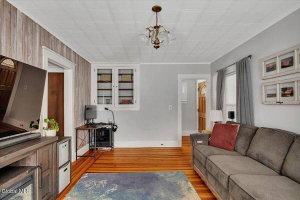 37 Hamilton Avenue, Troy, NY 12180