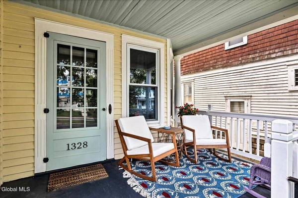 1328 Glenwood Boulevard, Schenectady, NY 12308
