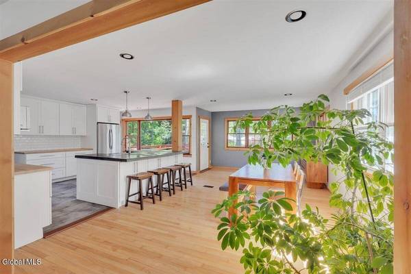 2307 Pine Ridge Road, Niskayuna, NY 12309