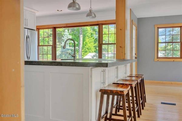 2307 Pine Ridge Road, Niskayuna, NY 12309