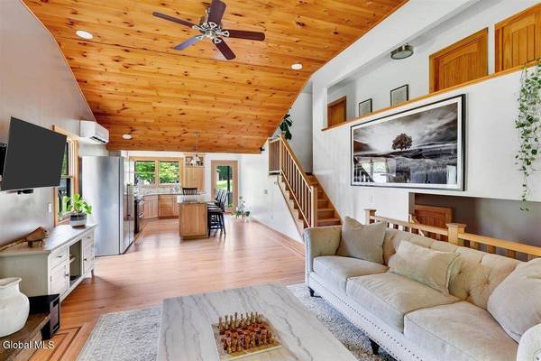 88 Garner Road, Sand Lake, NY 12018