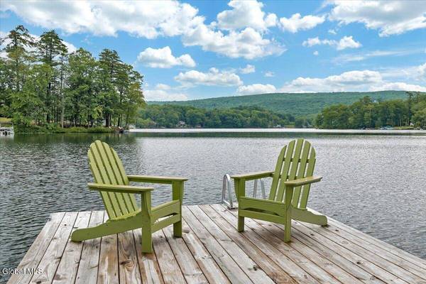 26 Stone Camp Way, Sand Lake, NY 12018