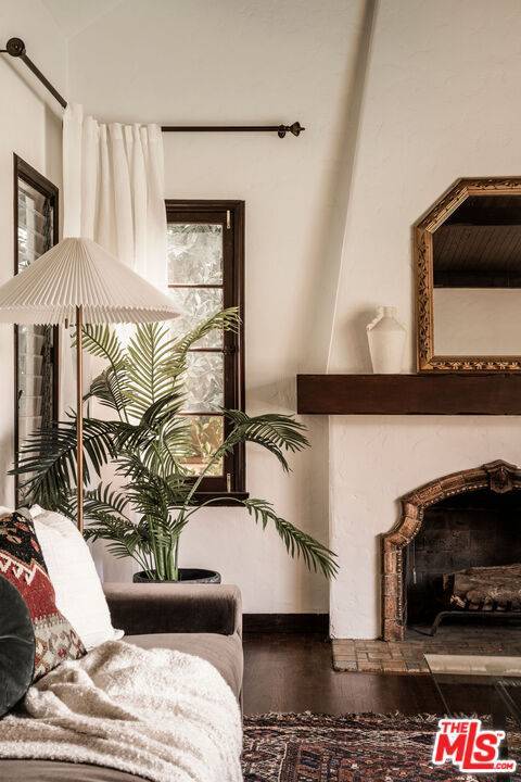 5264 Live Oak View Ave, Los Angeles, CA 90041