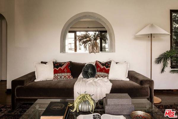 5264 Live Oak View Ave, Los Angeles, CA 90041