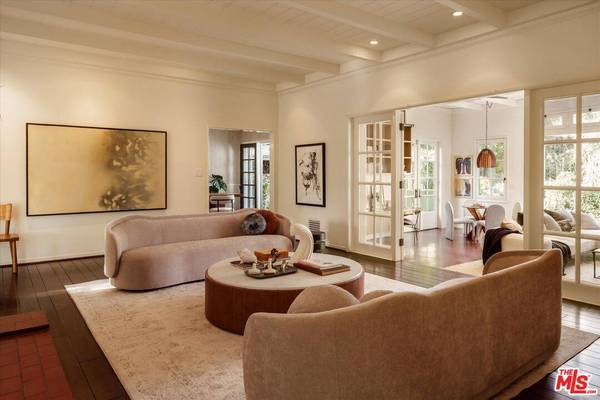 5128 Oakwood Ave, La Canada Flintridge, CA 91011