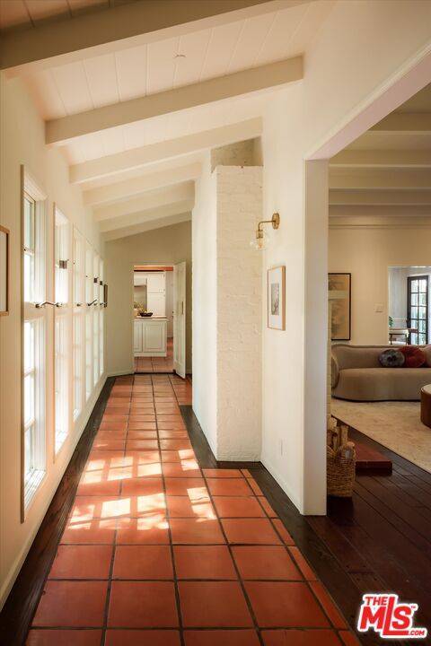 5128 Oakwood Ave, La Canada Flintridge, CA 91011