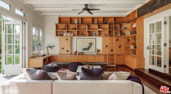 5128 Oakwood Ave, La Canada Flintridge, CA 91011