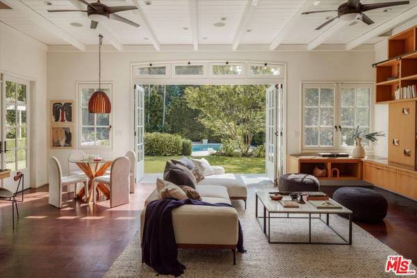 5128 Oakwood Ave, La Canada Flintridge, CA 91011