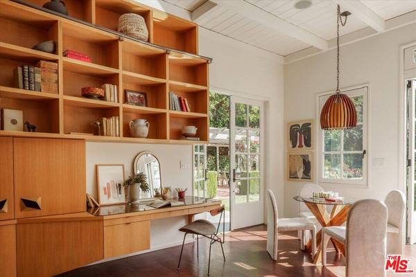 5128 Oakwood Ave, La Canada Flintridge, CA 91011