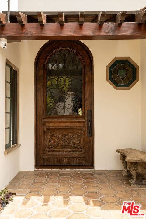 2660 Larmar Rd, Los Angeles, CA 90068