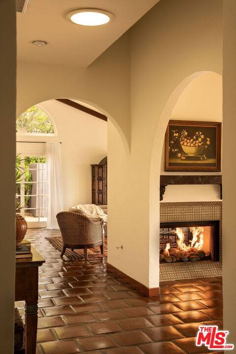 2660 Larmar Rd, Los Angeles, CA 90068