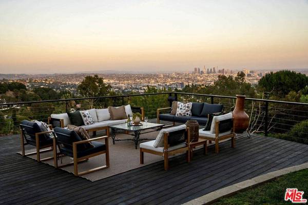 2660 Larmar Rd, Los Angeles, CA 90068