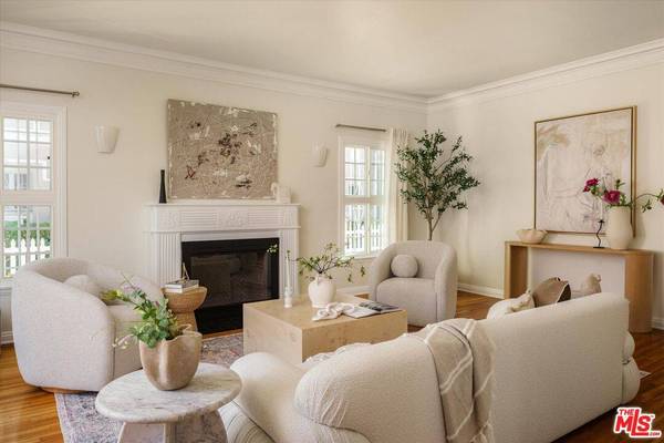 215 S Poinsettia Pl, Los Angeles, CA 90036