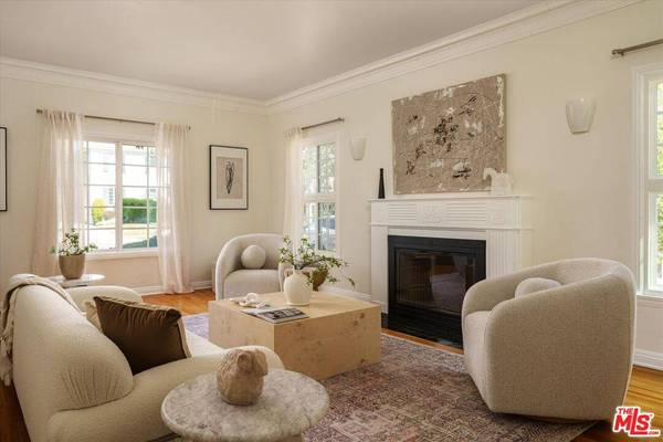 215 S Poinsettia Pl, Los Angeles, CA 90036