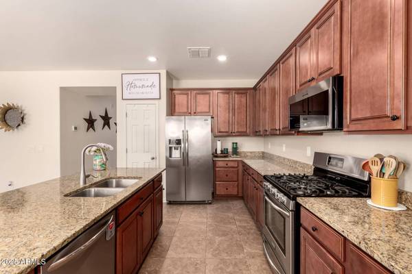 13123 W COTTONTAIL Lane, Peoria, AZ 85383