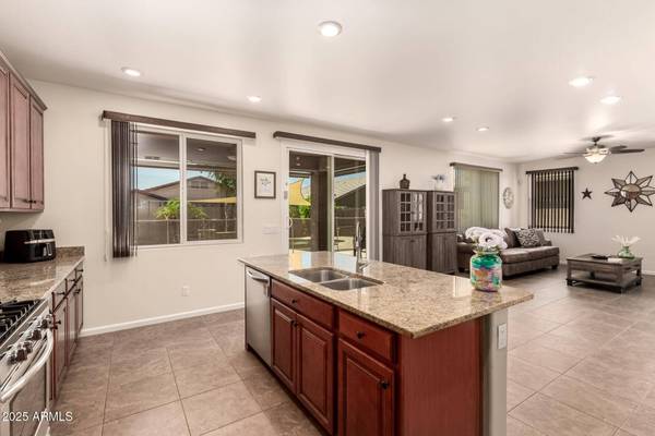 13123 W COTTONTAIL Lane, Peoria, AZ 85383