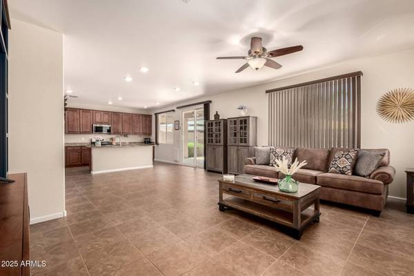 13123 W COTTONTAIL Lane, Peoria, AZ 85383