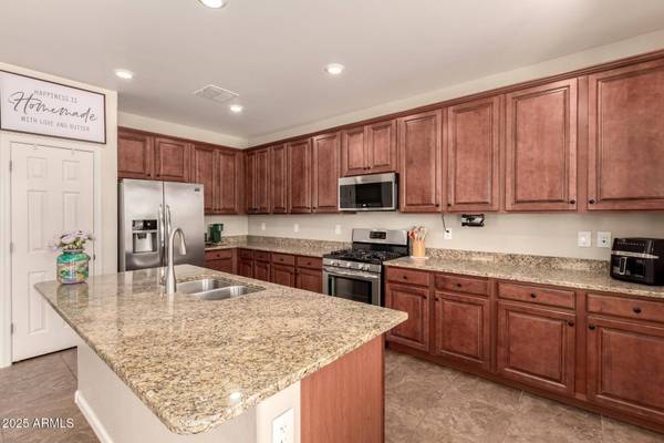 13123 W COTTONTAIL Lane, Peoria, AZ 85383