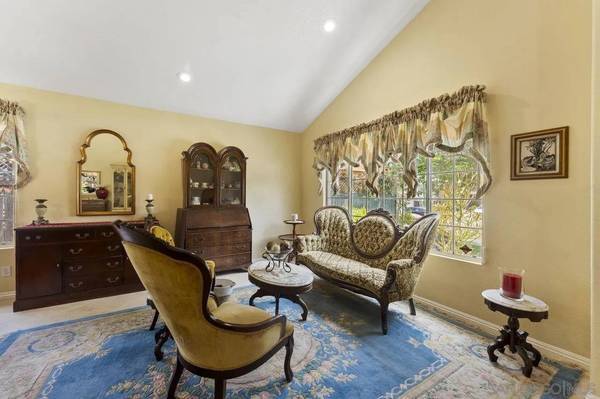 9942 Theresa Ln, Santee, CA 92071