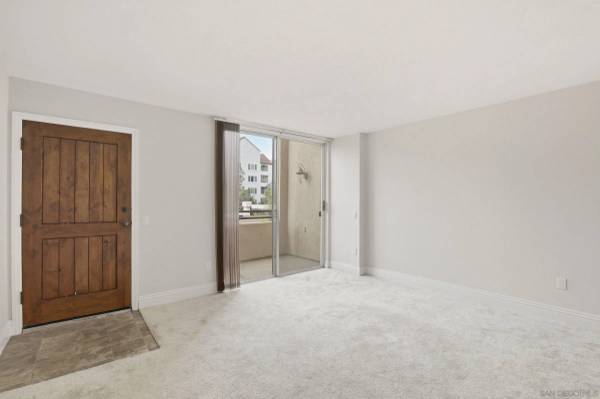 3927 Nobel Dr #42, San Diego, CA 92122