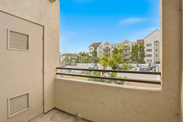 3927 Nobel Dr #42, San Diego, CA 92122