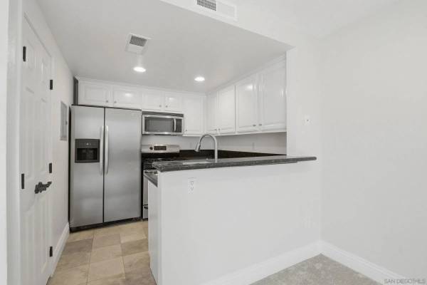 3927 Nobel Dr #42, San Diego, CA 92122