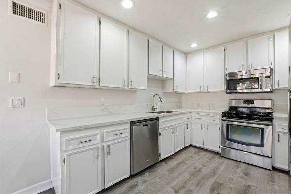 10794 Jeanne Ter #E, Santee, CA 92071