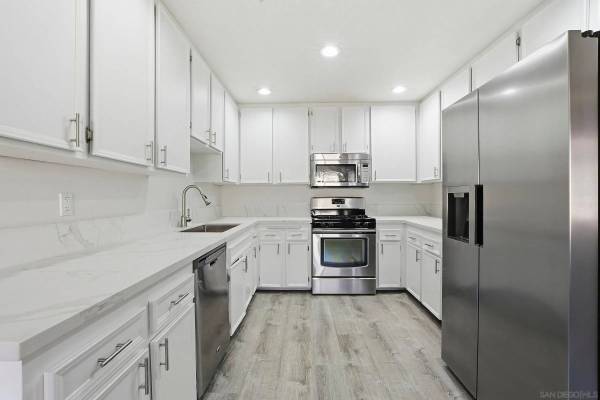 10794 Jeanne Ter #E, Santee, CA 92071