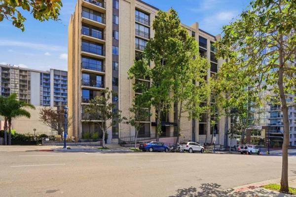 1333 8Th Ave #407, San Diego, CA 92101