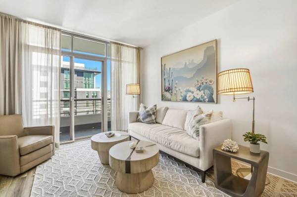 425 W Beech #1607, San Diego, CA 92101