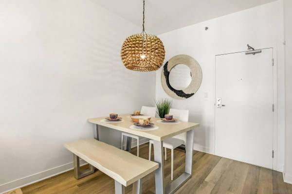 425 W Beech #1607, San Diego, CA 92101