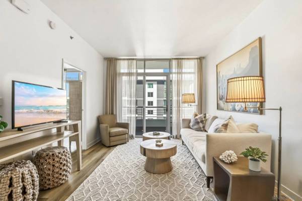 425 W Beech #1607, San Diego, CA 92101